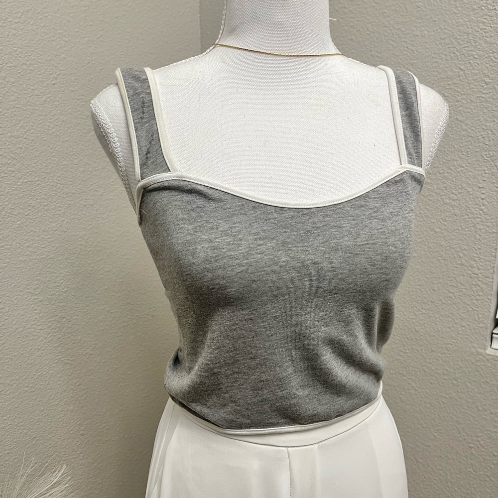 NWT - heart and hips gray and white crop top